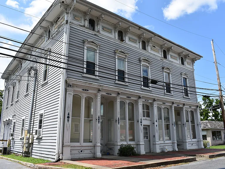 421 Canal St — Photo 1