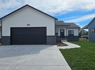 5828 N Newport Ct, Wichita, KS 67219