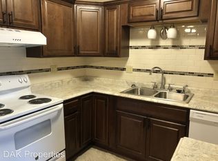 N111W15655 Vienna Ct APT 19, Germantown, WI 53022