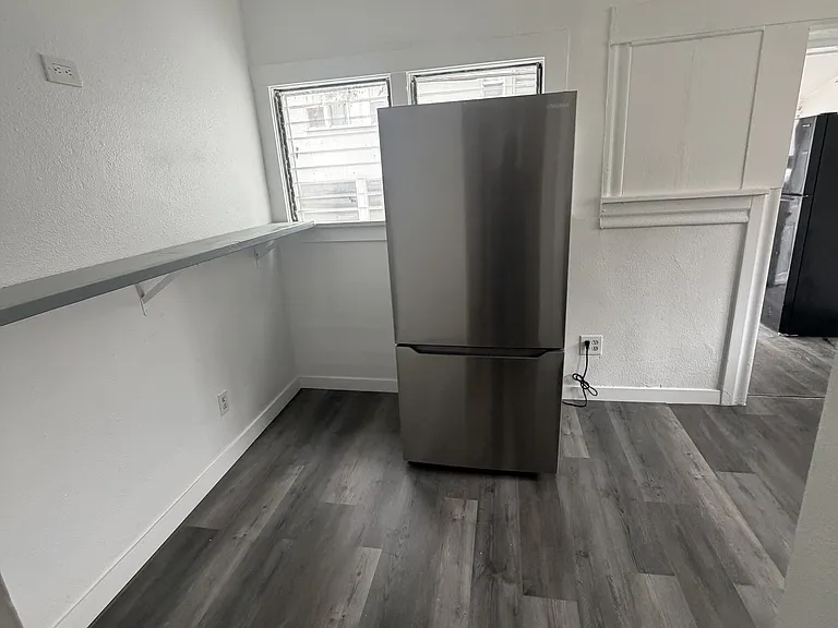 3925 S Normandie Ave — Photo 3