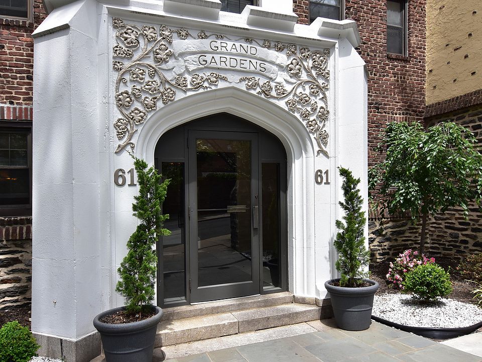 61 W Grand Street