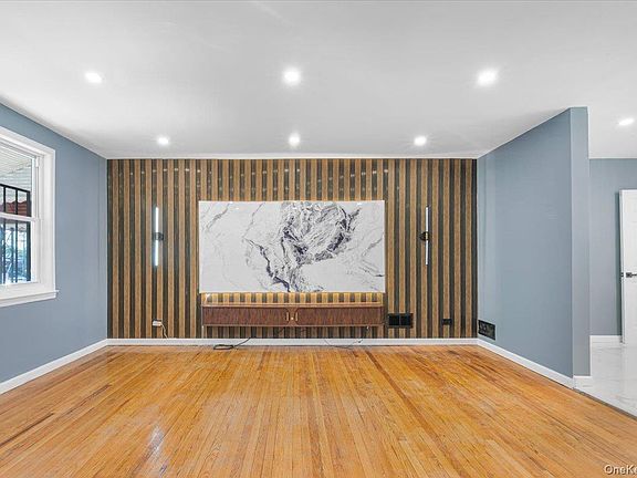 5th image of 2891 Dewitt Place