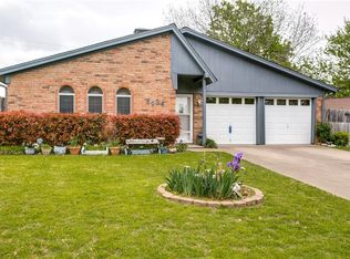 6936 Post Oak Dr, North Richland Hills, TX 76182