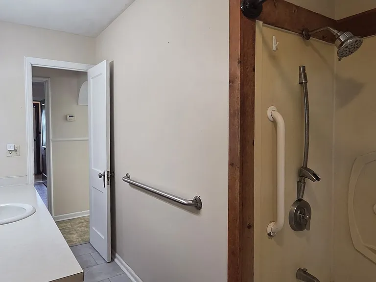 13497 Center Rd — Photo 14