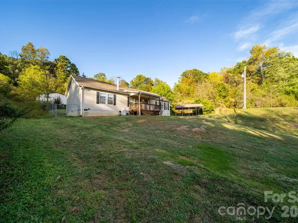 23 Yorkie Dr, Clyde, NC 28721