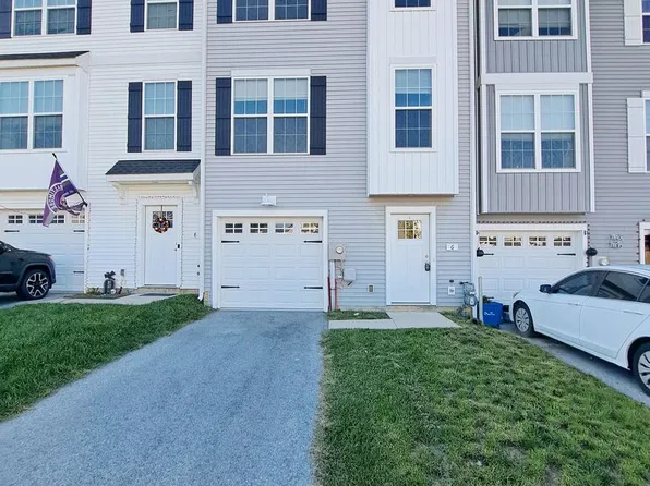 6 Pacer Dr, Hanover, PA 17331