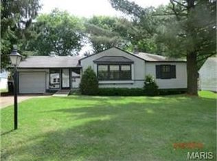 9568 Cantwell Dr, Saint Louis, MO