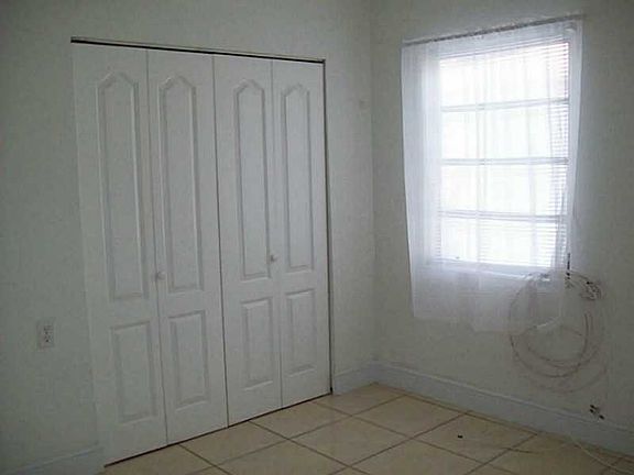 4th image of 1551 NE 131st Ln