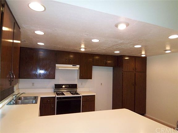 5th image of 2816 S Sea Island Trl
