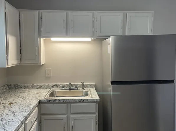 234 Green St, Manchester, NH 03103