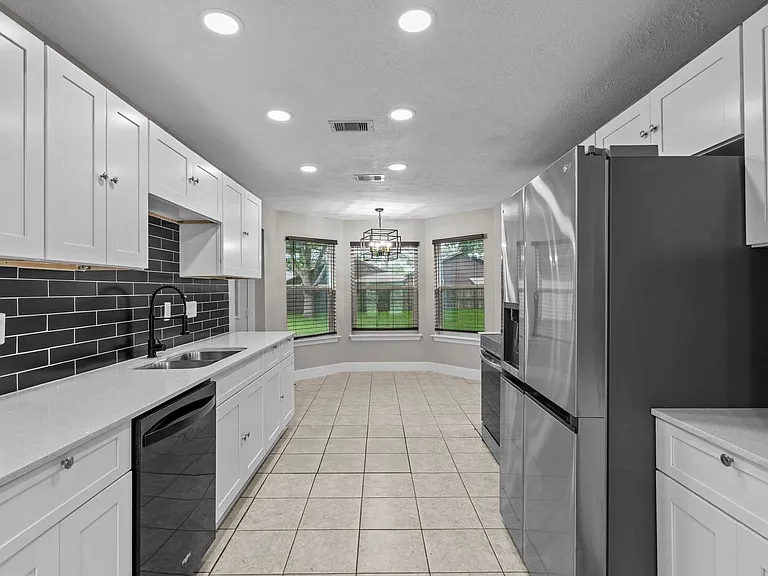 1107 Londonderry Ave — Photo 9