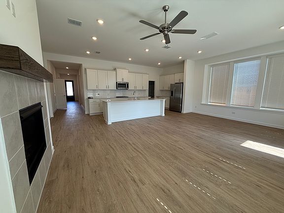2nd image of 804 Warleggan Way