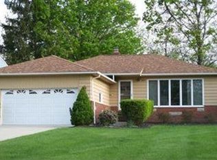 4832 N Sedgewick Rd, Lyndhurst, OH 44124