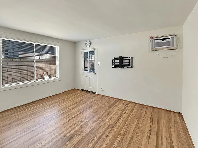 77 N Lima St — Photo 2