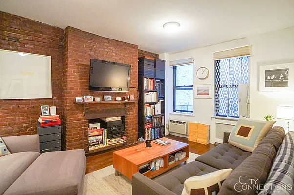 Rented by City Connections Realty | media 16