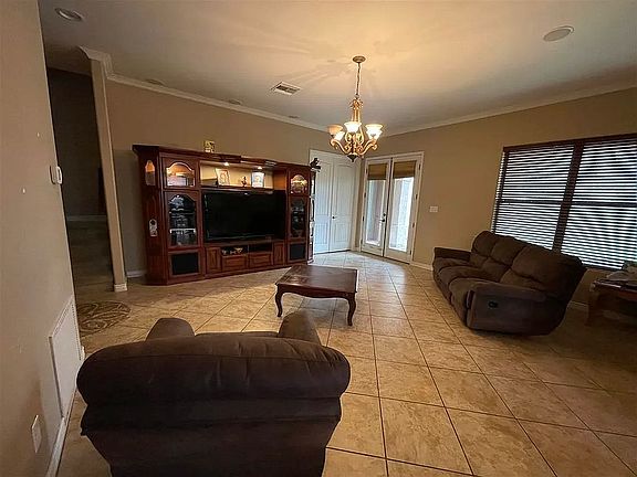 5th image of 3903 S Plowman Dr
