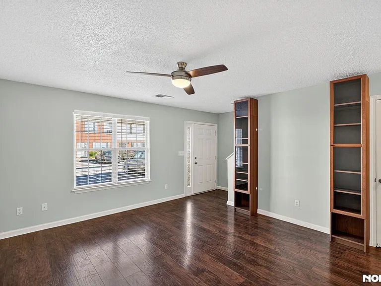 38 Princeton Glen Ct — Photo 6