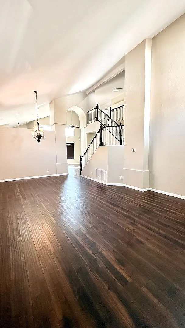 Ideal 4 Br 2.5 Ba 2 Cg Home with Pool Near Litchfield Rd and I-10 in Goodyear — Photo 4