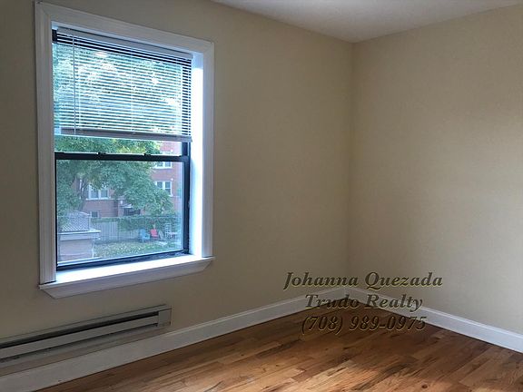 3rd image of 3933 N Janssen Ave #2E