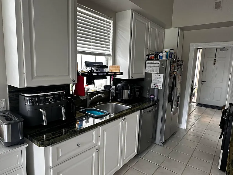 2023 Valencia Dr — Photo 10