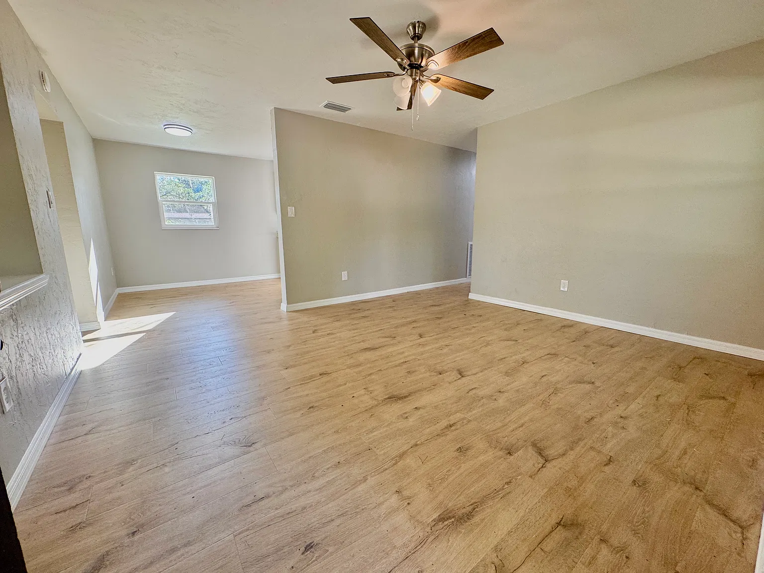 3 bed, 1200 sqft, $1,750 — Photo 3