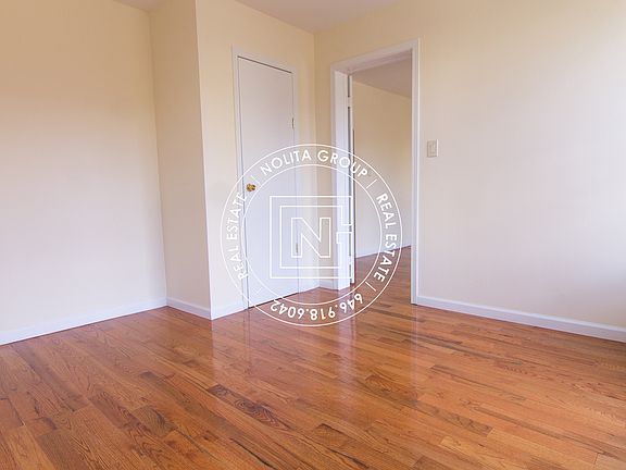 5th image of 145 Orchard St