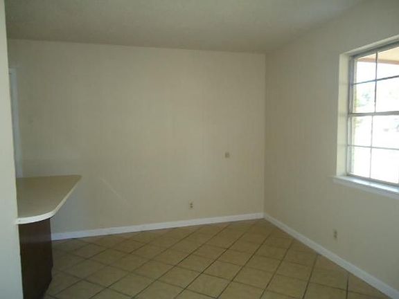4th image of 2512 NW 28th St
