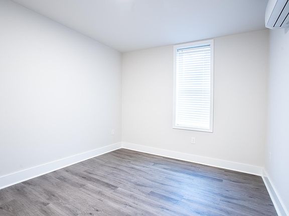 4th image of 1633 S Conestoga St #1