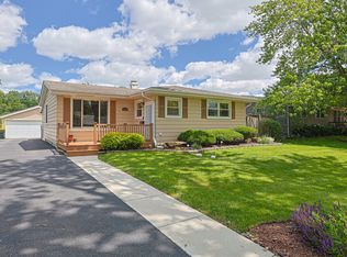 3910 Eagle Ln, Rolling Meadows, IL 60008
