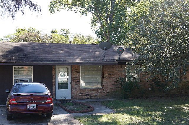 2nd image of 713 Barbara St