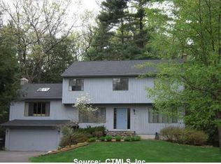 15 Trainor Dr, Weatogue, CT 06089