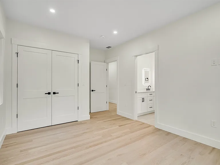 22 Estabrook Rd — Photo 29