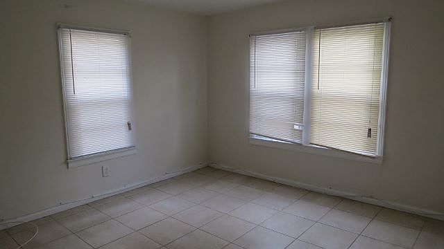 2nd image of 1913 Division Street #2