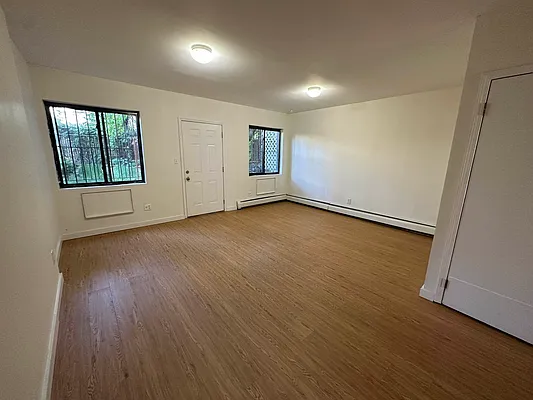 Rented by Premier Metro Realty Corp | media 4