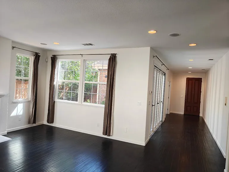 3137 Enfield St — Photo 7