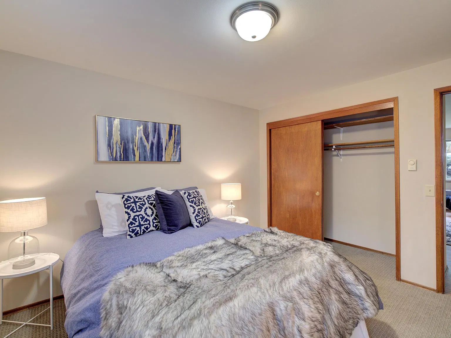 2 bed, 730 sqft, $2,050 — Photo 3