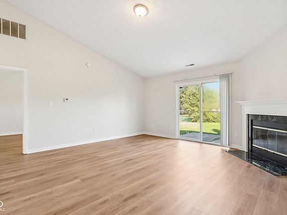 4th image of 7742 Stratfield Dr