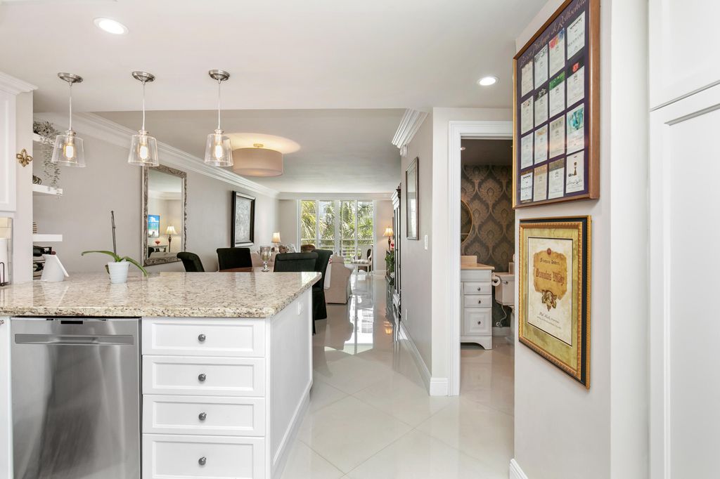 2731 NE 14th Street Causeway #407, photo 4