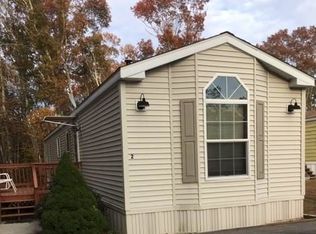 2 Pacemaker Ave, Norwich, CT 06360
