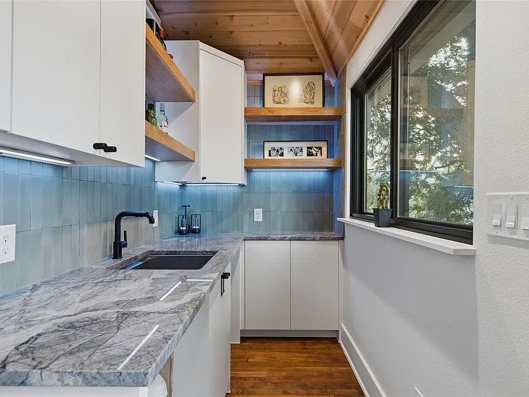 906 Willow St — Photo 11