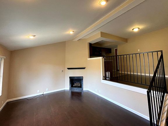 3rd image of 648 Coronado Ave APT B