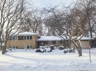 6N158 Harvey Rd, Medinah, IL 60157