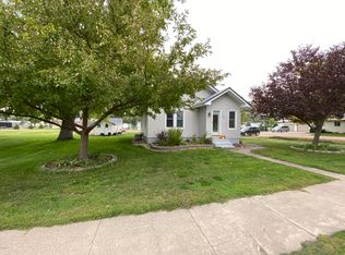 222 E Main St, Castlewood, SD 57223