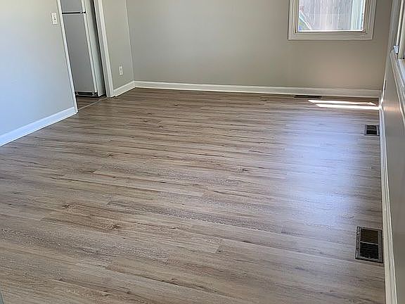 5th image of 2836 Fields Ave