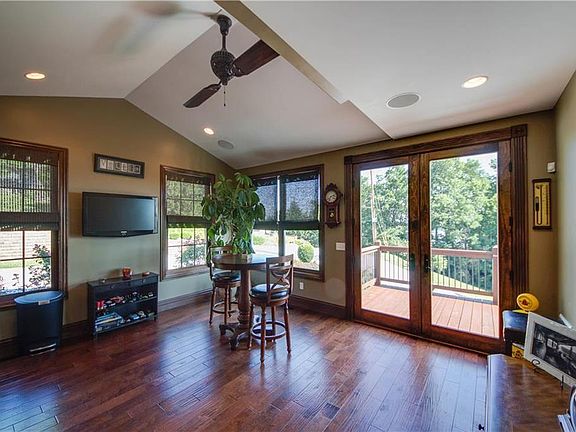 4th image of 4822 Whitford Dr