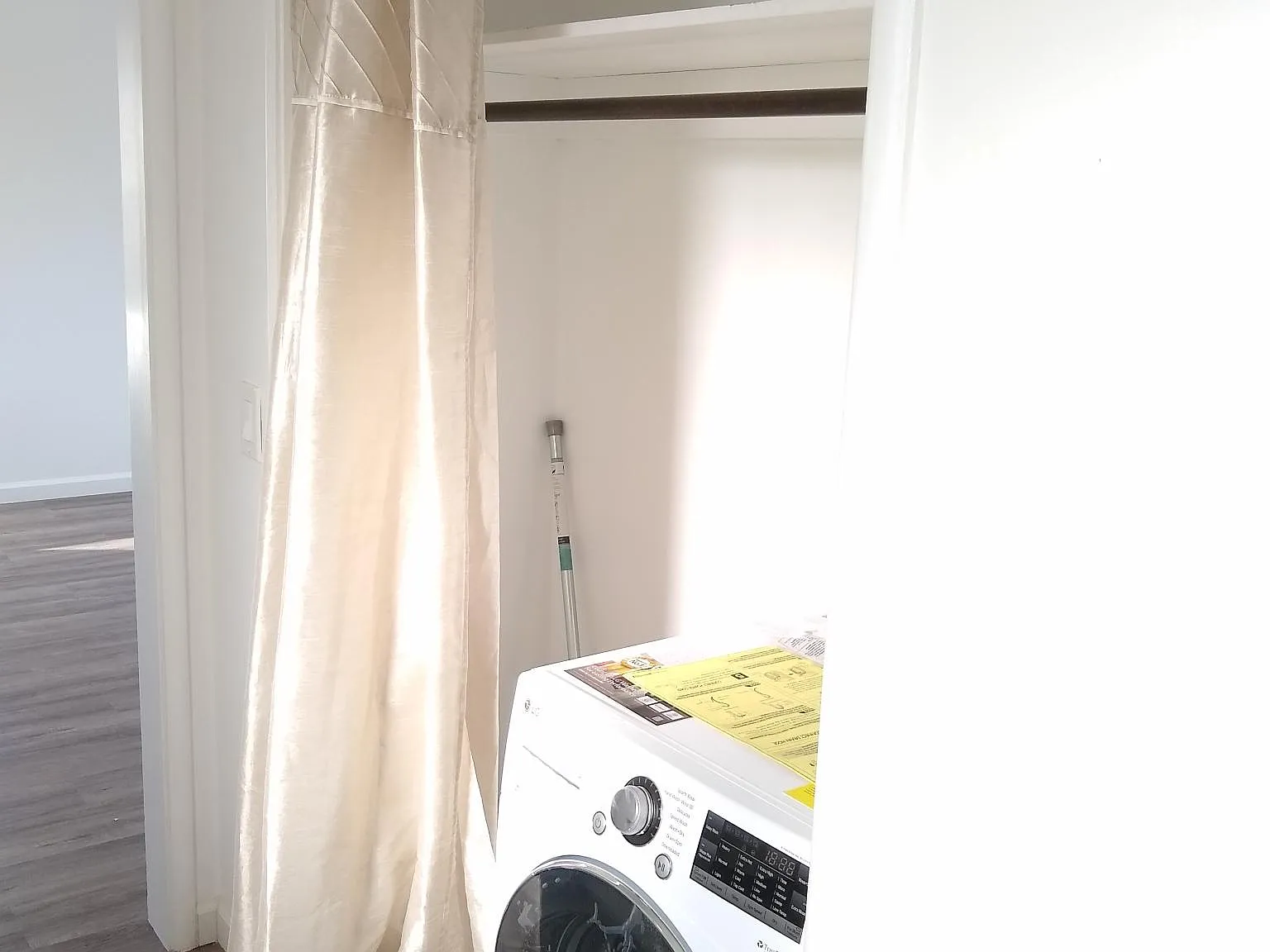 1 bed, 520 sqft, $3,150 — Photo 3