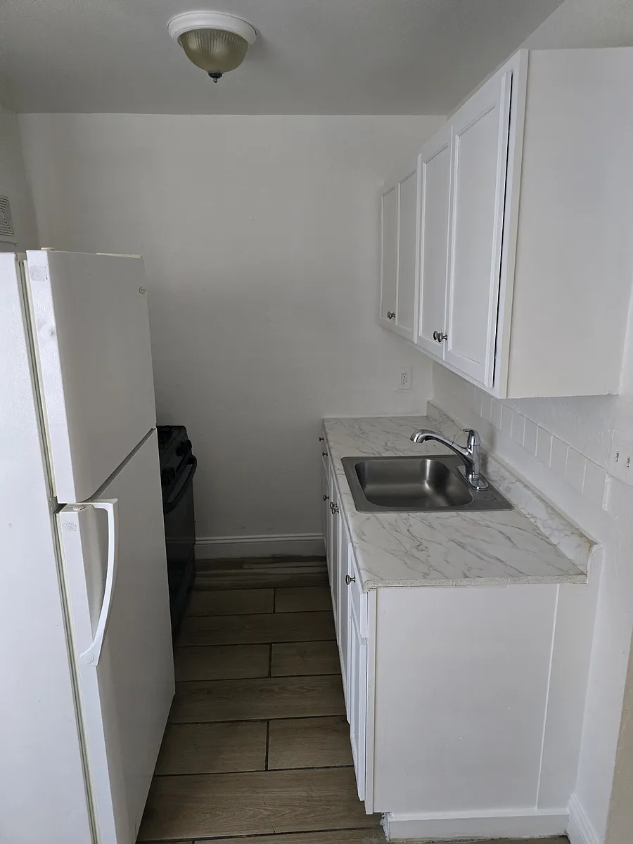 Building Photo - 2546 Traction Ave #7