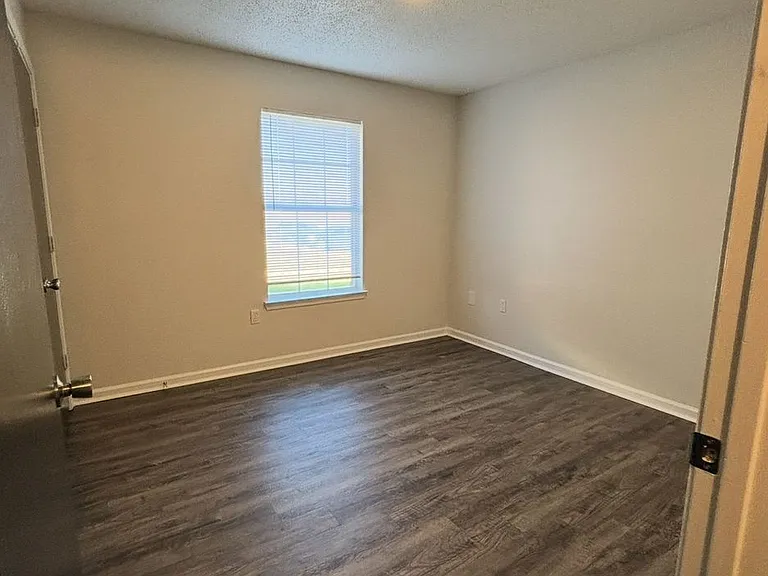 463 Alexander Ave — Photo 12