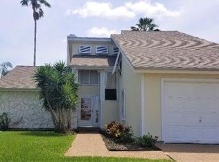225 Windjammer St, Rockport, TX 78382