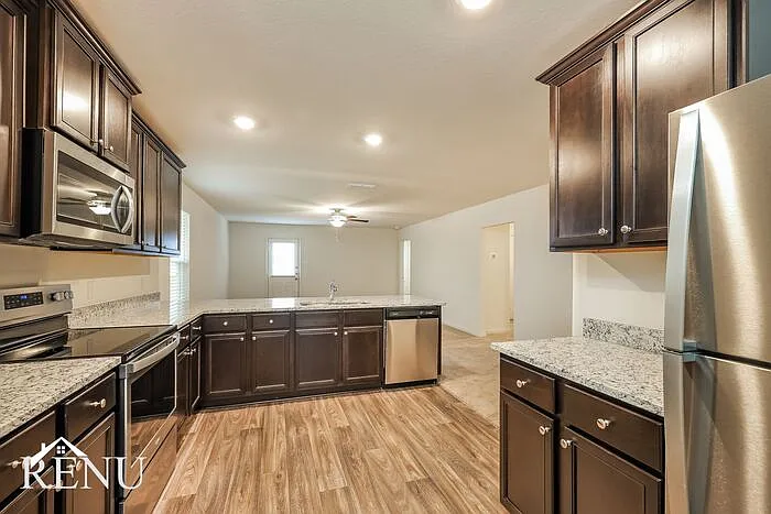 3 bed, 2.0 bath, 1525 sqft, $1,635 — Photo 4